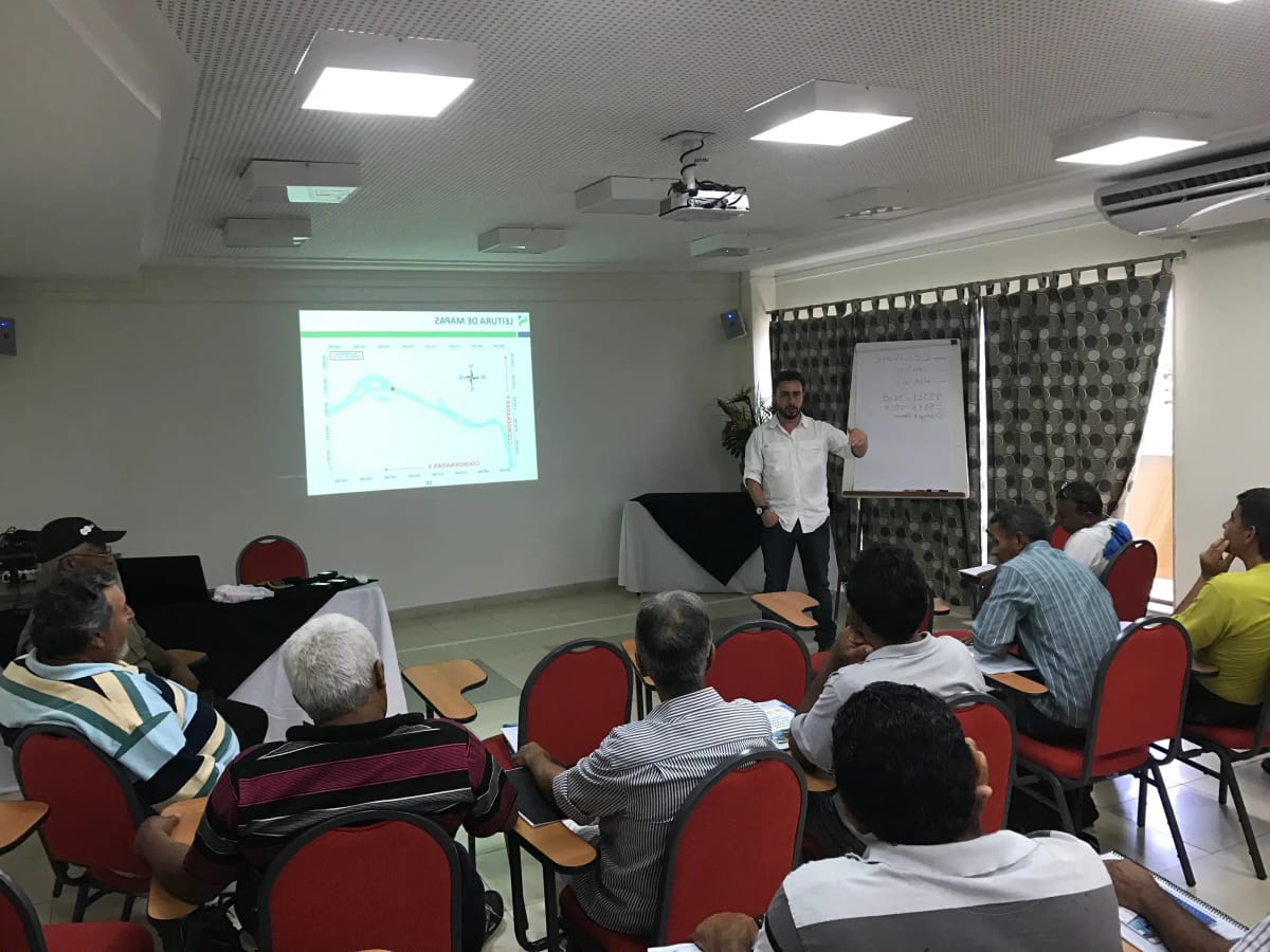 Geomind - Soluções em Geotecnologia (/images/hero/personalizadas-5.webp)